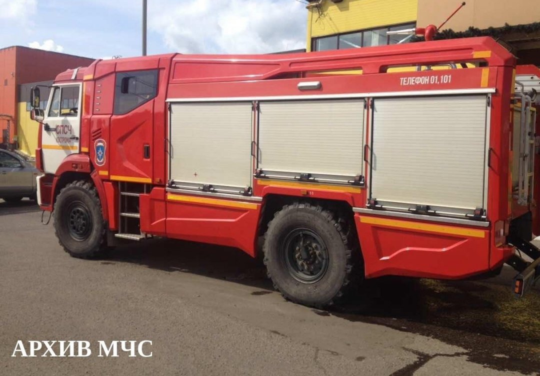 Подразделения пожарно-спасательного гарнизона принимают участие в ликвидации последствий ДТП в г. Нерехта